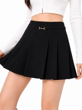 Black Pleated Mini Skirt with Gold Hardware Accent Y2K Preppy Schoolgirl Style